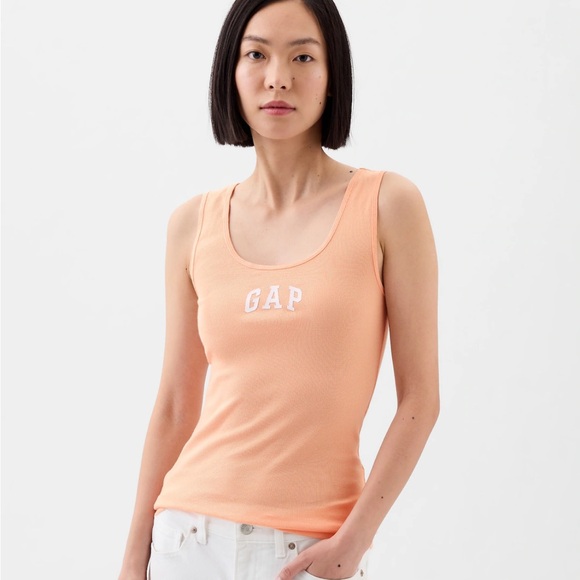 NWT (2) Ribbed Logo Gap Tank Tops -Size:M - Picture 12 of 12